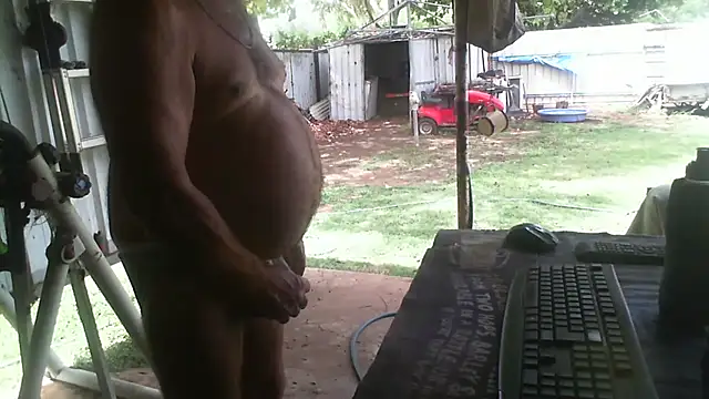 herbie010666 online show from 12-22-25, 03:58