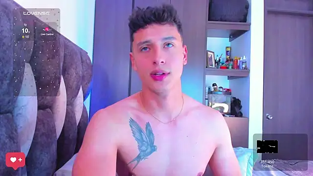 Snapshot of I_Gabriel chatting on 10-12-25, 02:32 I Gabriel online show from 10-12-25, 02:32