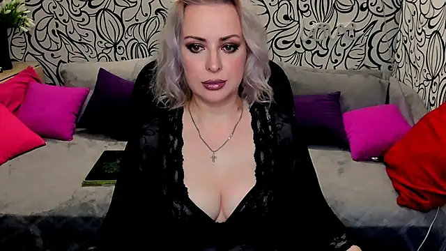 Hotdreamhere online show from 12-30-24, 10:32