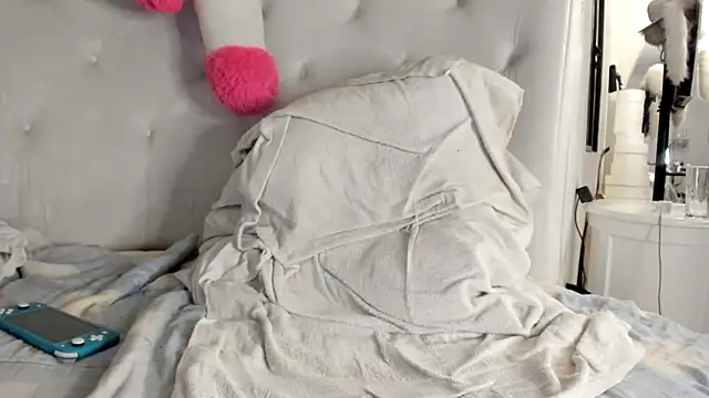 Burlesque XlX online show from 09-12-25, 05:18