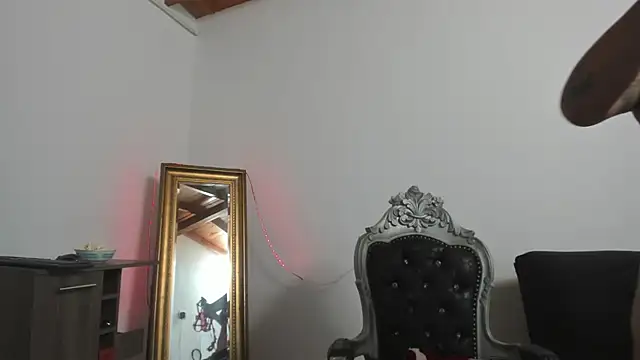 Snapshot of Hela_wet chatting on 12-08-24, 08:04 Hela wet online show from 12-08-24, 08:04