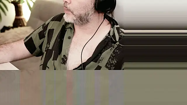 Snapshot of Sanders_White chatting on 01-28-25, 04:30 Sanders White online show from 01-28-25, 04:30