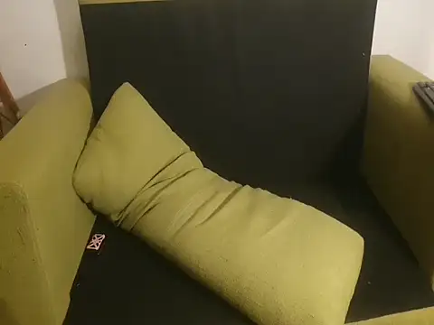 Lillisissi online show from 01-13-25, 02:39