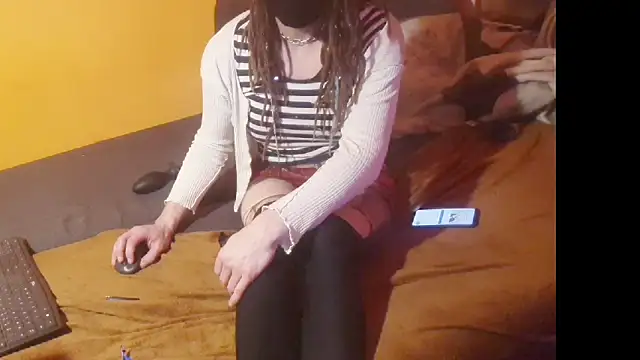 Lillisissi online show from 10-17-25, 03:42