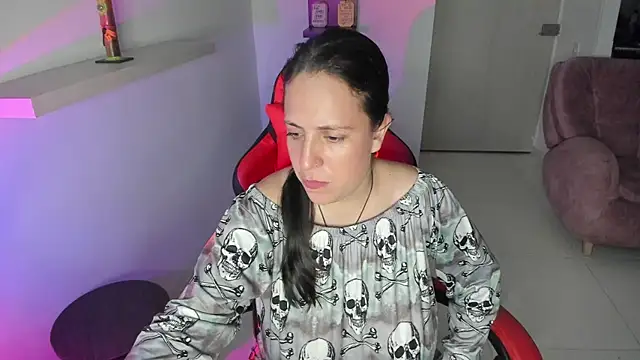 Snapshot of valery_adams1 chatting on 01-08-25, 03:40 valery adams1 online show from 01-08-25, 03:40