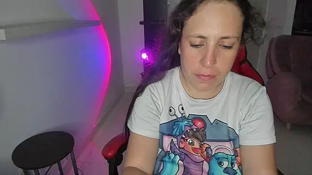 Snapshot of valery_adams1 chatting on 01-14-25, 03:43 valery adams1 online show from 01-14-25, 03:43