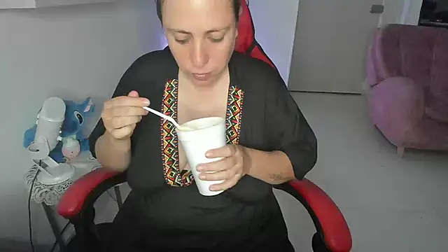 Snapshot of valery_adams1 chatting on 02-08-25, 03:30 valery adams1 online show from 02-08-25, 03:30