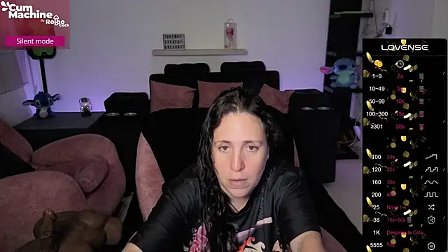 Snapshot of valery_adams1 chatting on 09-21-25, 05:31 valery adams1 online show from 09-21-25, 05:31