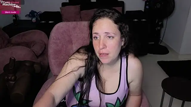 Snapshot of valery_adams1 chatting on 10-06-25, 04:32 valery adams1 online show from 10-06-25, 04:32