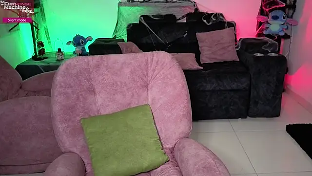 Snapshot of valery_adams1 chatting on 10-07-25, 07:27 valery adams1 online show from 10-07-25, 07:27