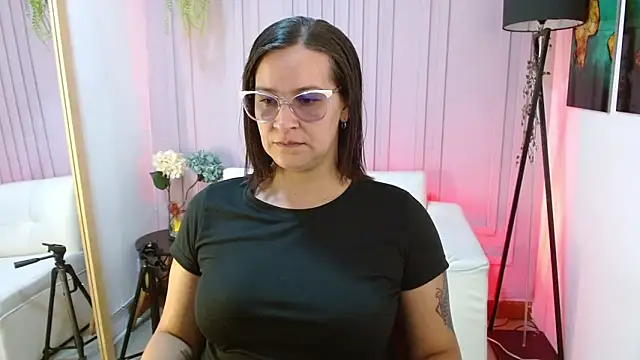 Britney taylor  online show from 01-21-25, 06:45