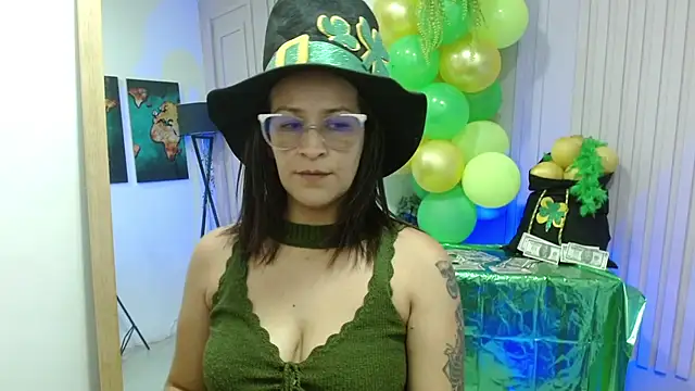 Britney taylor  online show from 03-17-25, 06:42