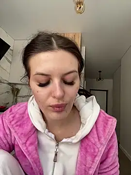 little belucci online show from 02-09-26, 12:31