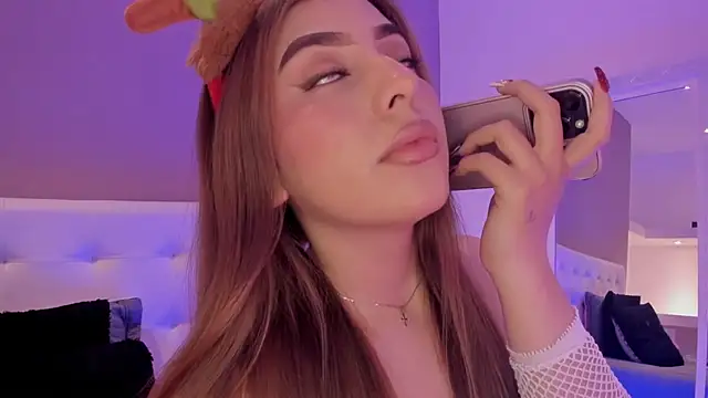 MaddyyLennon online show from 12-23-24, 03:01