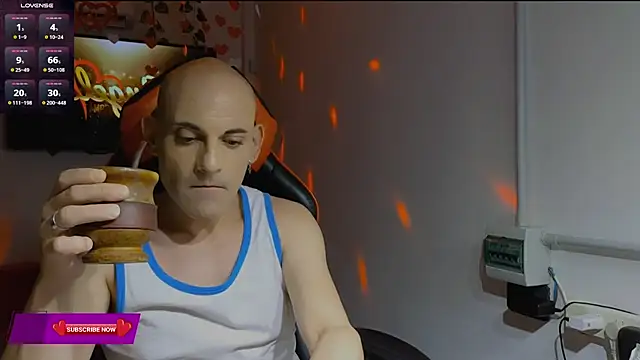 Snapshot of smangels chatting on 02-17-25, 04:09 smangels online show from 02-17-25, 04:09