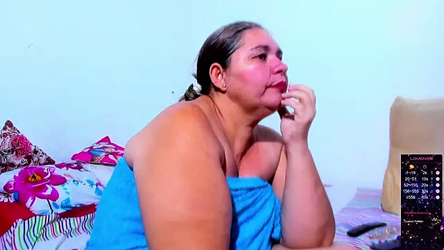 Snapshot of BBW_Michelle chatting on 03-04-25, 02:38 BBW Michelle online show from 03-04-25, 02:38