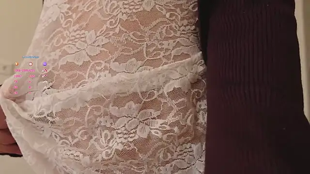 Snapshot of hee_jeen chatting on 09-20-25, 02:18 hee jeen online show from 09-20-25, 02:18