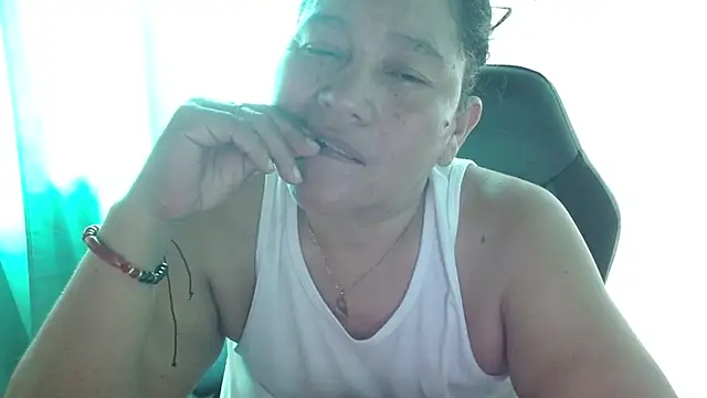 Snapshot of katia_mature chatting on 03-03-25, 08:32 katia mature online show from 03-03-25, 08:32