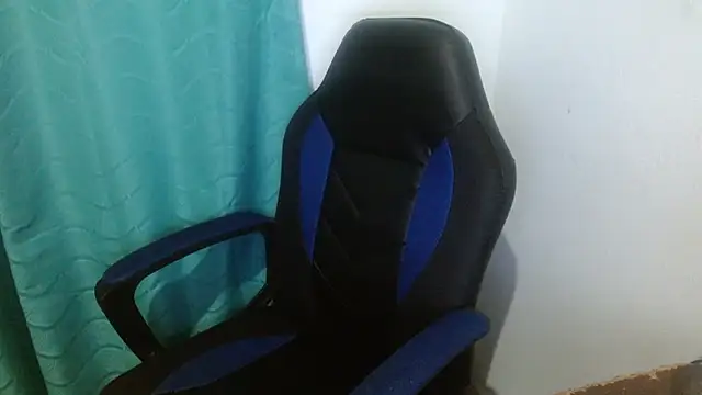 Snapshot of katia_mature chatting on 03-12-25, 06:40 katia mature online show from 03-12-25, 06:40