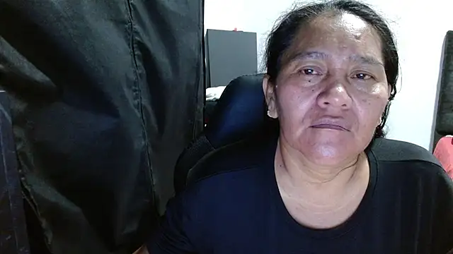 Snapshot of katia_mature chatting on 09-28-25, 01:00 katia mature online show from 09-28-25, 01:00