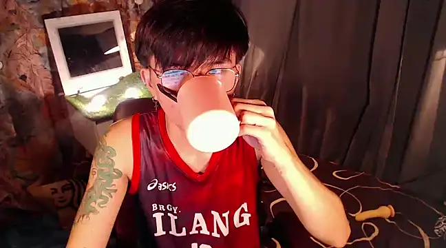 Snapshot of Sexy_Handsome_Drex chatting on 12-02-24, 07:36 Sexy Handsome Drex online show from 12-02-24, 07:36