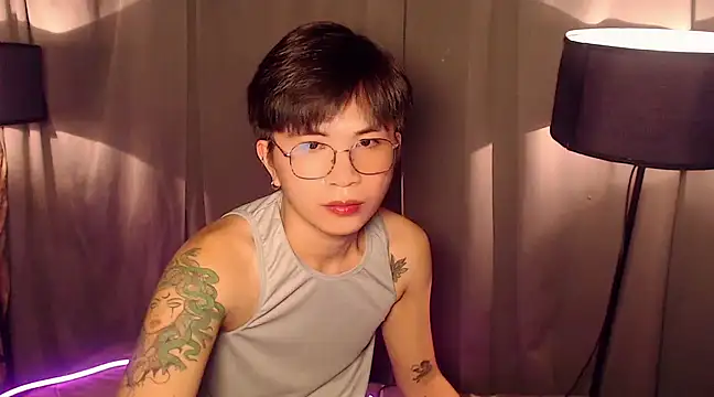 Snapshot of Sexy_Handsome_Drex chatting on 03-05-25, 09:38 Sexy Handsome Drex online show from 03-05-25, 09:38