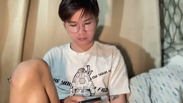 Snapshot of Sexy_Handsome_Drex chatting on 09-25-25, 04:00 Sexy Handsome Drex online show from 09-25-25, 04:00