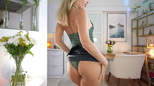 IamRealSugar online show from 10-11-25, 02:15