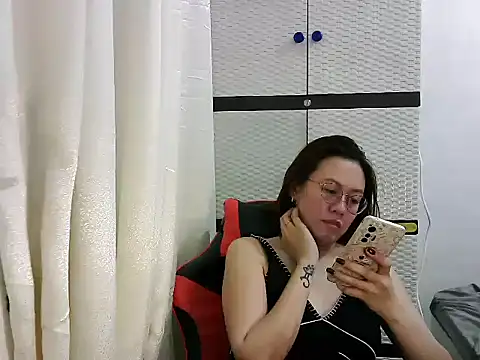 crizzybel online show from 03-17-25, 05:49