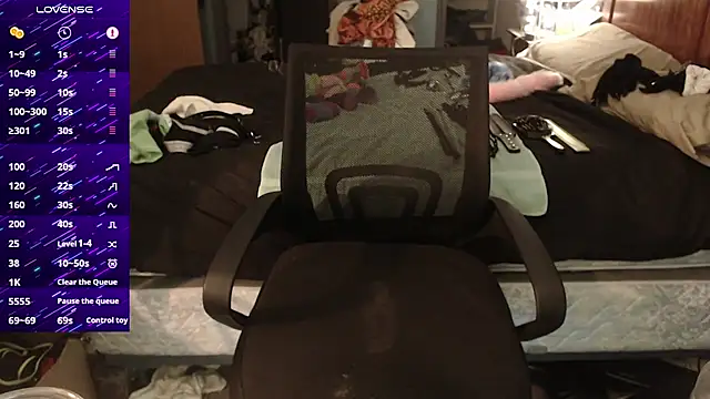 kinkywolf429 online show from 09-28-25, 05:07