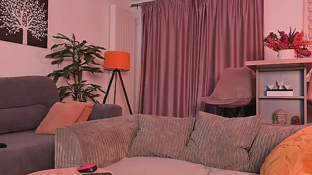 Snapshot of MayaCroft chatting on 11-18-25, 06:23 MayaCroft online show from 11-18-25, 06:23