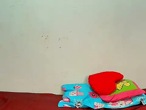 Snapshot of Karol_naughty chatting on 05-26-26, 03:08 Karol naughty online show from 05-26-26, 03:08