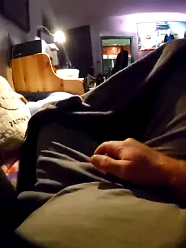 Snapshot of anonymus9006 chatting on 02-04-25, 04:39 anonymus9006 online show from 02-04-25, 04:39