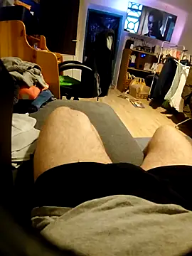 Snapshot of anonymus9006 chatting on 11-21-25, 03:22 anonymus9006 online show from 11-21-25, 03:22