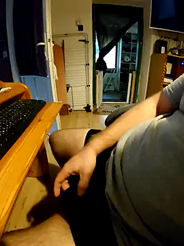 Snapshot of anonymus9006 chatting on 11-24-25, 11:32 anonymus9006 online show from 11-24-25, 11:32