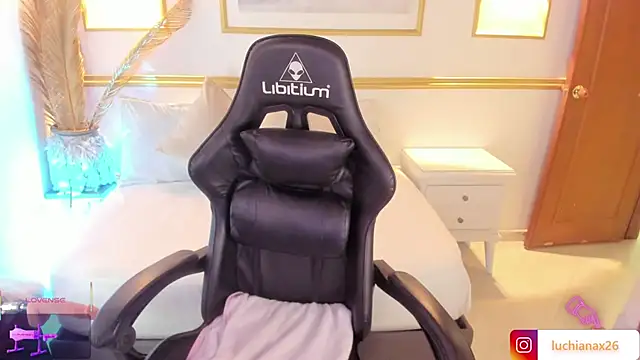 lucy26  online show from 01-31-25, 02:26