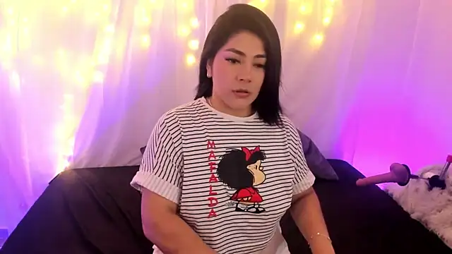 lucy26  online show from 09-20-25, 02:45