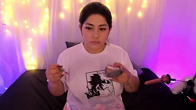 lucy26  online show from 09-22-25, 02:13