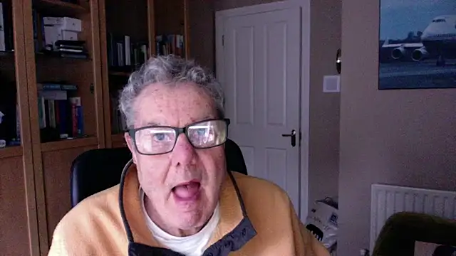 Snapshot of Oldpistolpete chatting on 01-04-25, 03:07 Oldpistolpete online show from 01-04-25, 03:07