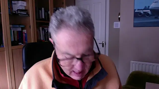 Snapshot of Oldpistolpete chatting on 01-12-25, 03:25 Oldpistolpete online show from 01-12-25, 03:25