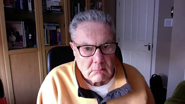 Snapshot of Oldpistolpete chatting on 01-16-25, 10:21 Oldpistolpete online show from 01-16-25, 10:21