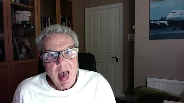 Snapshot of Oldpistolpete chatting on 02-19-25, 06:54 Oldpistolpete online show from 02-19-25, 06:54