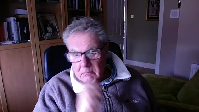 Snapshot of Oldpistolpete chatting on 02-26-25, 09:53 Oldpistolpete online show from 02-26-25, 09:53