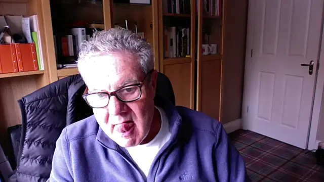 Snapshot of Oldpistolpete chatting on 10-13-25, 10:48 Oldpistolpete online show from 10-13-25, 10:48