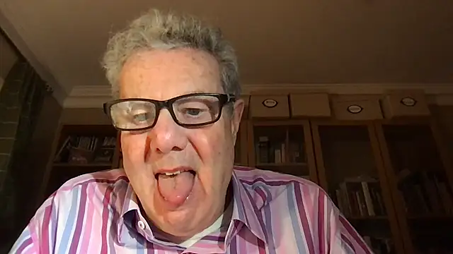 Snapshot of Oldpistolpete chatting on 01-18-26, 07:28 Oldpistolpete online show from 01-18-26, 07:28