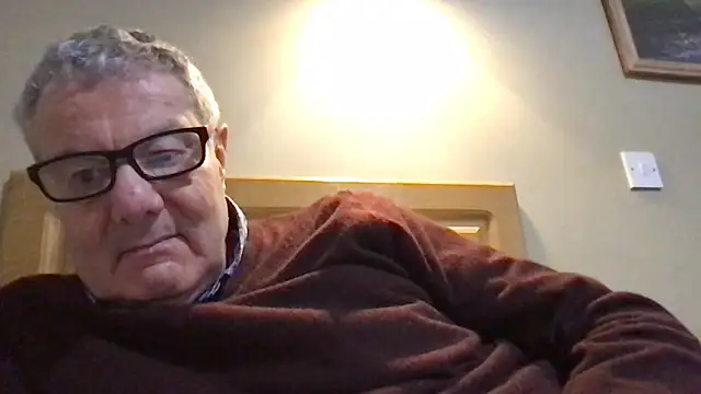 Snapshot of Oldpistolpete chatting on 02-06-26, 07:17 Oldpistolpete online show from 02-06-26, 07:17