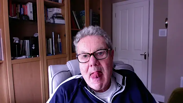 Snapshot of Oldpistolpete chatting on 02-27-26, 11:43 Oldpistolpete online show from 02-27-26, 11:43