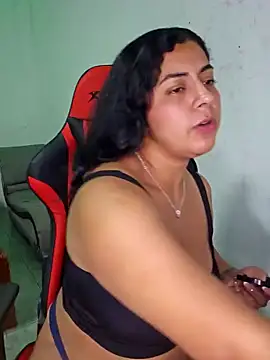 Snapshot of Mary_pinkish chatting on 01-15-25, 01:34 Mary pinkish online show from 01-15-25, 01:34