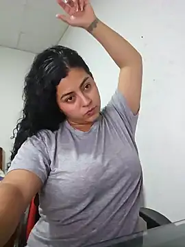 Snapshot of Mary_pinkish chatting on 01-25-25, 05:40 Mary pinkish online show from 01-25-25, 05:40