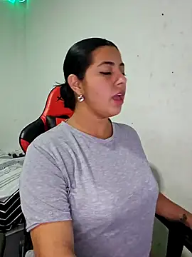 Snapshot of Mary_pinkish chatting on 02-08-26, 03:10 Mary pinkish online show from 02-08-26, 03:10